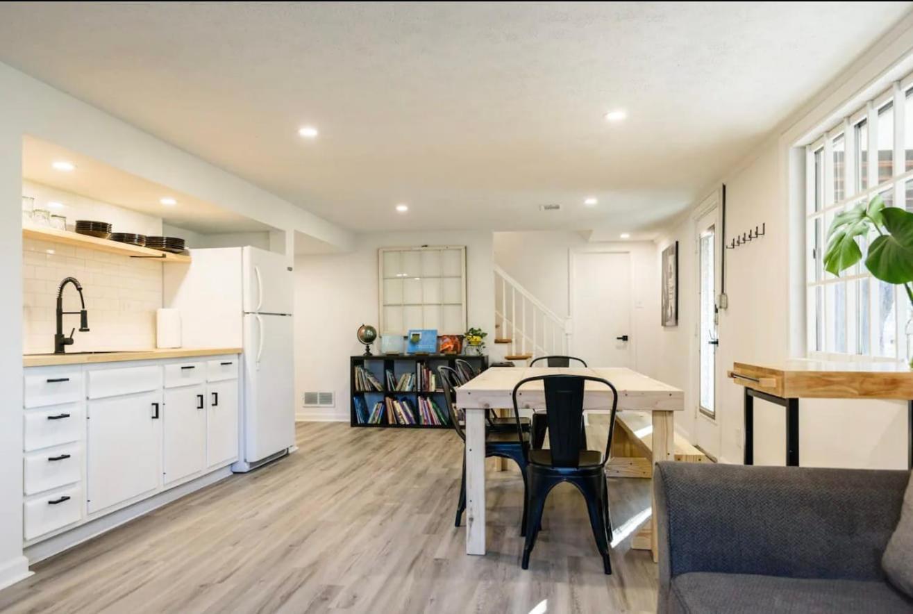Spacious 5-bedroom Retreat For 12 In Serene Neighborhood Near Louisville's Attractions *