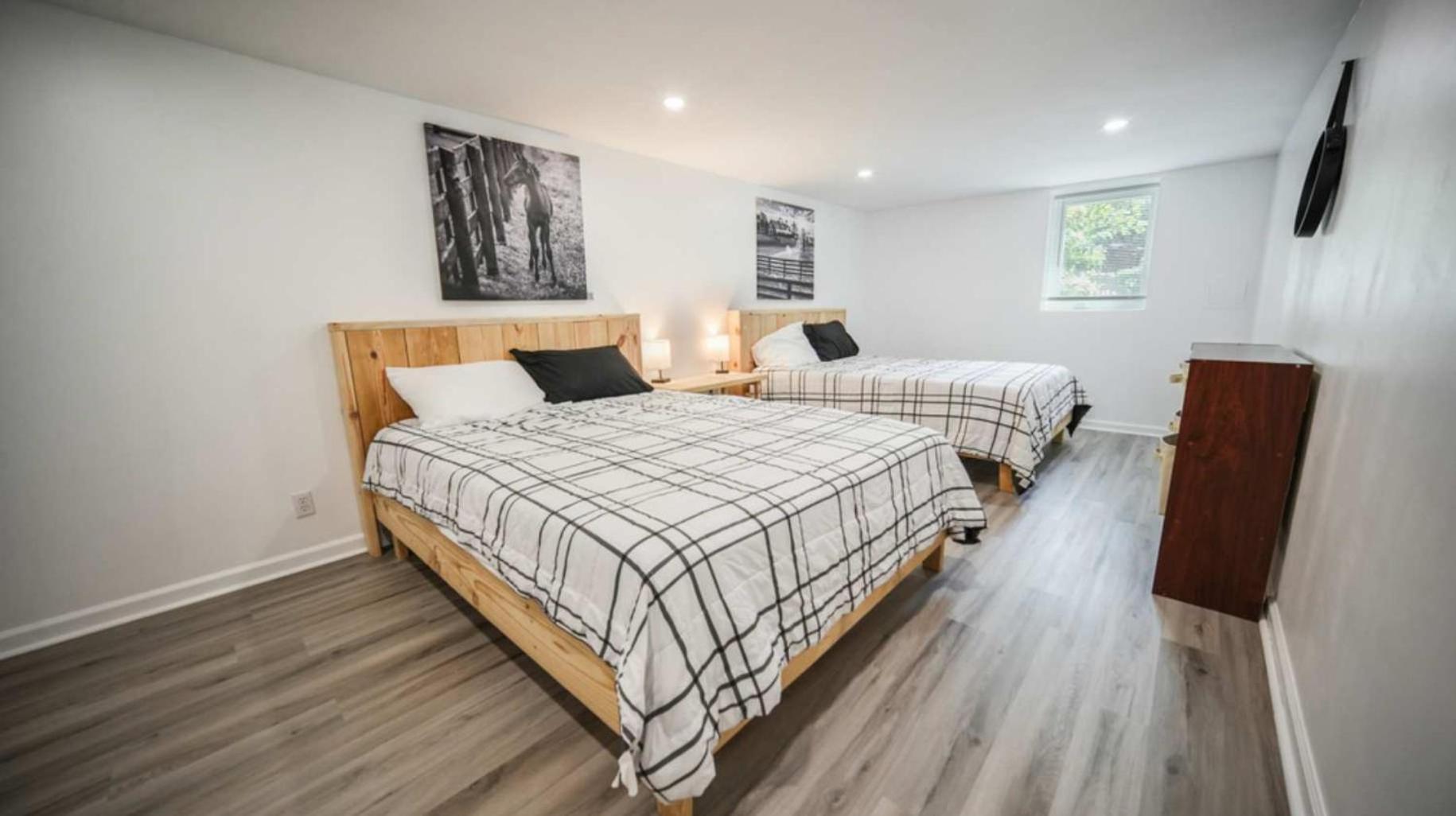 Holiday home Spacious 5-bedroom Retreat For 12 In Serene Neighborhood Near Louisville's Attractions Louisville